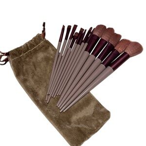 New, 14 Piece Makeup Brush Set with Pouch